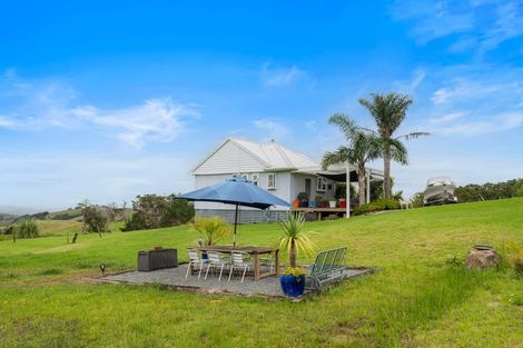 Photo of property in 817a Whakapirau Road, Whakapirau, 0583
