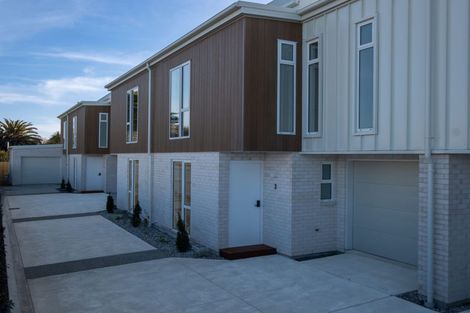 Photo of property in 5a Gill Avenue, Te Atatu Peninsula, Auckland, 0610