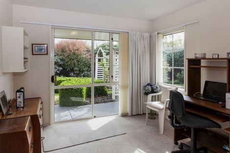 Photo of property in 8 Wiltshire Mews, Avonhead, Christchurch, 8042