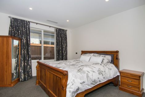 Photo of property in 1 Livingstone Drive, Papamoa Beach, Papamoa, 3118