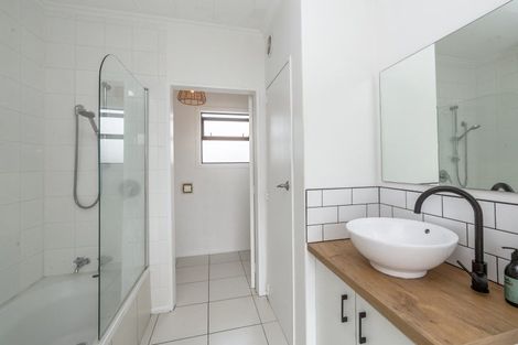 Photo of property in 30 Augustus Street, Carterton, 5713