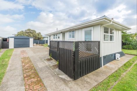 Photo of property in 56 Lee Street, Castlecliff, Whanganui, 4501