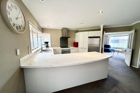 Photo of property in 12 Sheldon Place, Burswood, Auckland, 2013