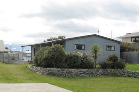 Photo of property in 5 Duncan Street, Waikawa Beach, Manakau, 5573