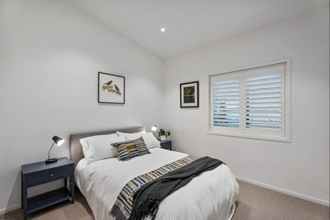 Photo of property in 64 Otitori Bay Road, Titirangi, Auckland, 0604