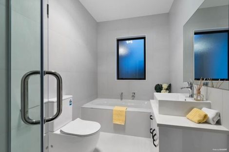 Photo of property in 44 Cooladawson Drive, Flat Bush, Auckland, 2019