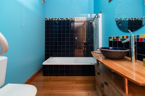 Photo of property in 142 Grafton Road, Roseneath, Wellington, 6011