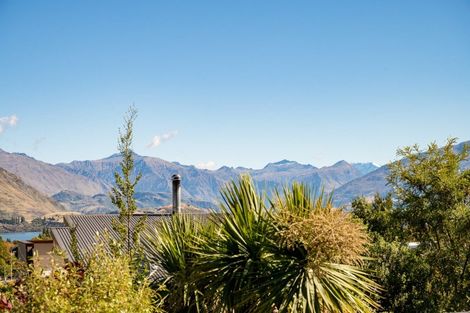 Photo of property in 9 Trevathan Lane, Wanaka, 9305