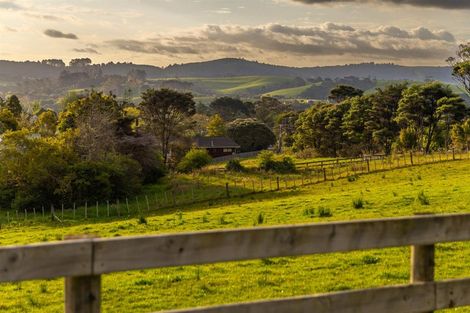 Photo of property in 90 Mcentee Road, Waitakere, Auckland, 0816