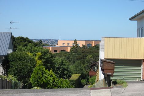 Photo of property in 2/258 Onewa Road, Birkenhead, Auckland, 0626