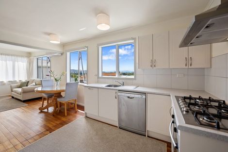 Photo of property in 15 Moffat Road, Red Beach, 0932