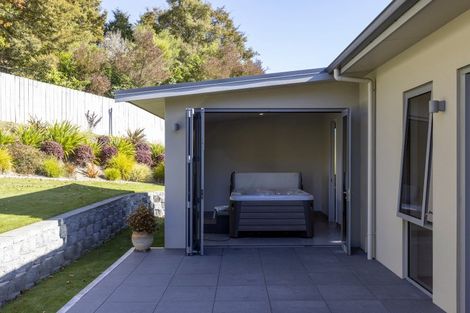 Photo of property in 7 Azalea Lane, Waipahihi, Taupo, 3330