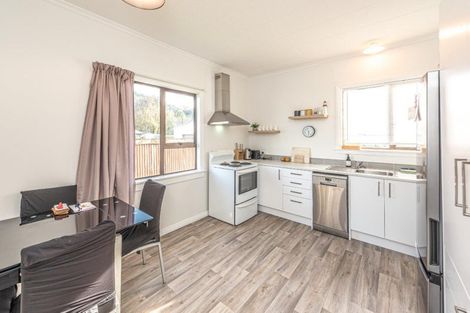Photo of property in 28 Roberts Avenue, Aramoho, Whanganui, 4500