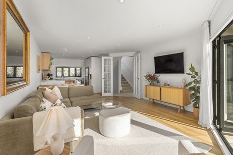 Photo of property in Vein & Skin, 38a Roxburgh Street, Mount Victoria, Wellington, 6011