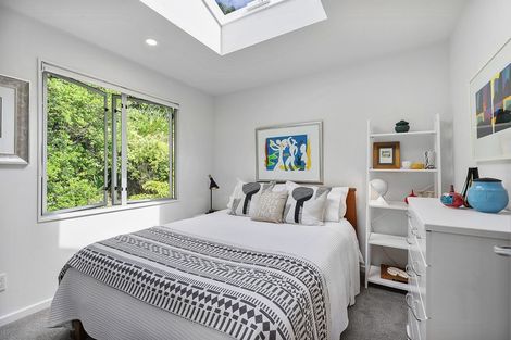 Photo of property in 363u2 Karaka Bay Road, Karaka Bays, Wellington, 6022