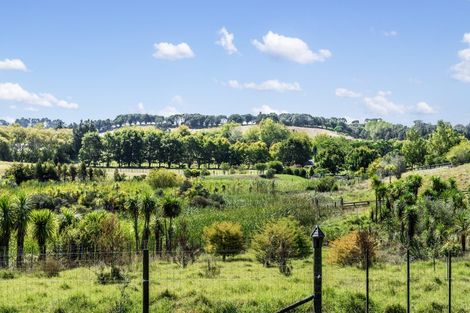 Photo of property in 1539 State Highway 16, Helensville, 0875