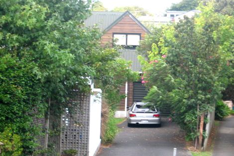 Photo of property in 2/40 Nile Road, Milford, Auckland, 0620