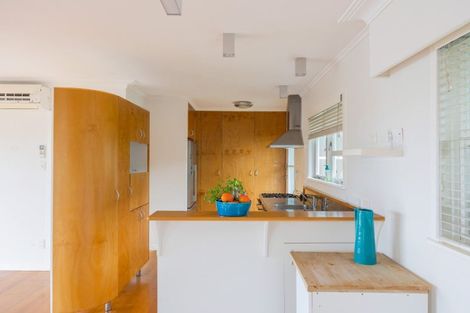 Photo of property in 17 Bevyn Street, Castor Bay, Auckland, 0620