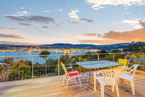 Photo of property in 121 Larnach Road, Vauxhall, Dunedin, 9013