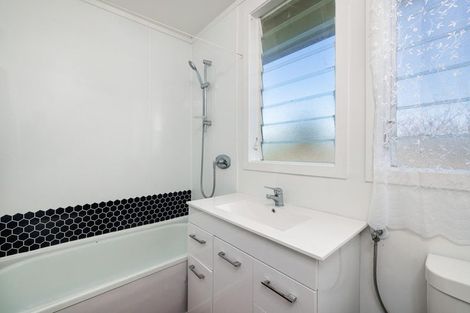 Photo of property in 15 Whiteman Road, Kawakawa, 0210