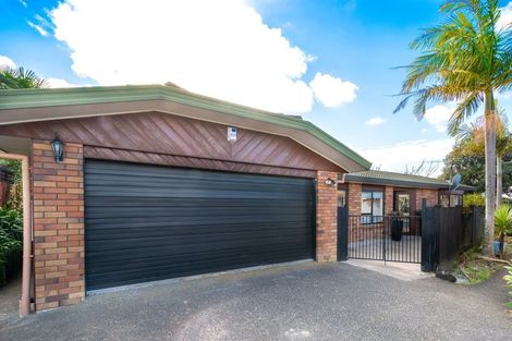 Photo of property in 11 Javelin Place, West Harbour, Auckland, 0618
