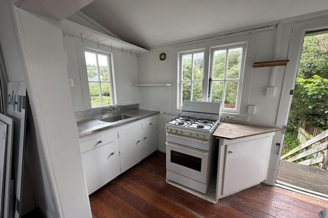 Photo of property in 180-182 Ohiro Road, Brooklyn, Wellington, 6021