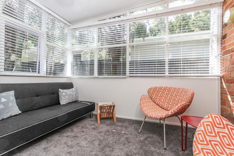 Photo of property in 11 Hollywood Avenue, Titirangi, Auckland, 0604