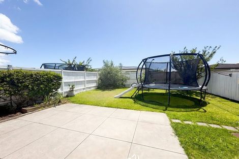 Photo of property in 43 Pepene Avenue, Takanini, 2112