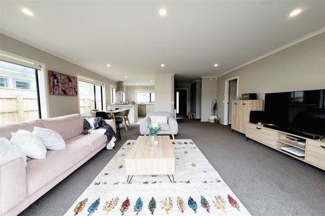 Photo of property in 9 Henrietta Maxwell Grove, Wainuiomata, Lower Hutt, 5014
