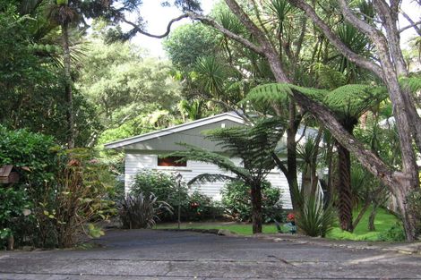 Photo of property in 15 Sylvan Valley Avenue, Titirangi, Auckland, 0604