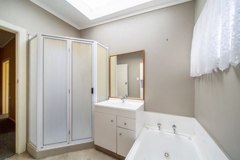 Photo of property in 126 Miranda Street, Stratford, 4332