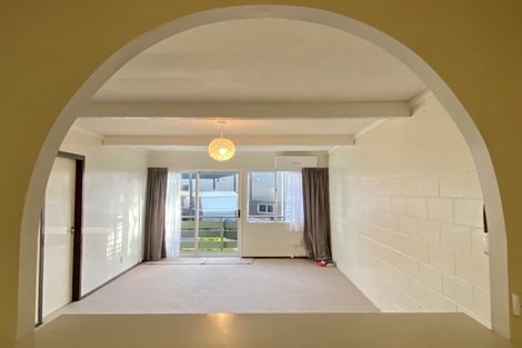 Photo of property in 15f2 Bloomsbury Grove, Newlands, Wellington, 6037