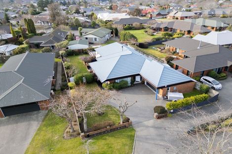 Photo of property in 18 Claverley Gardens, Avonhead, Christchurch, 8042