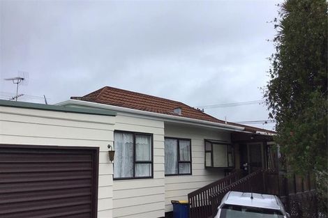 Photo of property in 2/1 Deuxberry Avenue, Northcote, Auckland, 0627