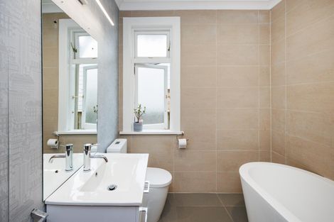 Photo of property in 8 Annandale Avenue, Takaro, Palmerston North, 4410