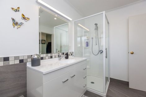 Photo of property in 5 Kotuku Drive, Paraparaumu Beach, Paraparaumu, 5032