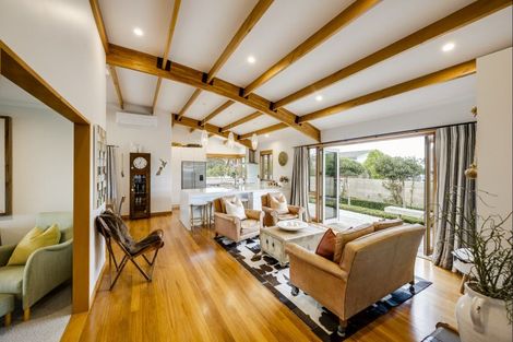 Photo of property in 17 Collison Terrace, Haumoana, 4102