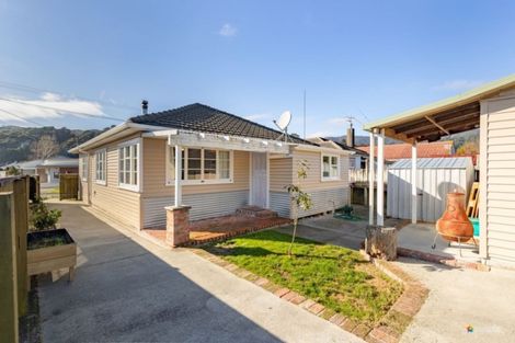 Photo of property in 80 Main Road, Wainuiomata, Lower Hutt, 5014