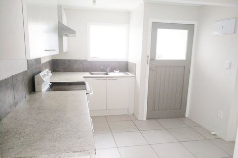 Photo of property in 20b Roberts Road, Te Atatu South, Auckland, 0610