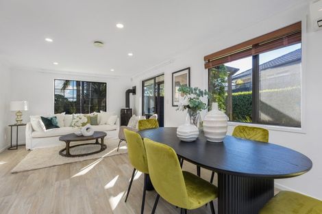 Photo of property in 33 Admirals Court Drive, Greenhithe, Auckland, 0632
