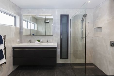 Photo of property in 5 Picadilly Avenue, Casebrook, Christchurch, 8051