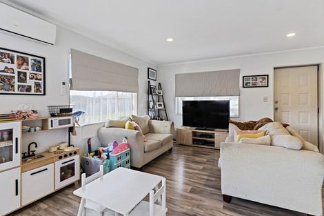 Photo of property in 42 Manston Road, Mangere, Auckland, 2022