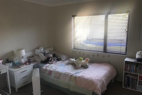 Photo of property in 13 Knightsbridge Place, Taradale, Napier, 4112