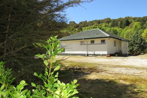 Photo of property in 2c&d Dunn Street, Reefton, 7830