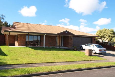 Photo of property in 2/1 The Green, Golflands, Auckland, 2013
