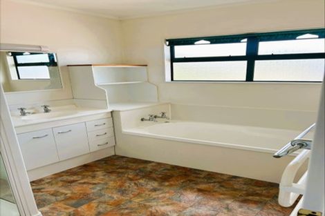 Photo of property in 13 Sunrise Avenue, Owhata, Rotorua, 3010