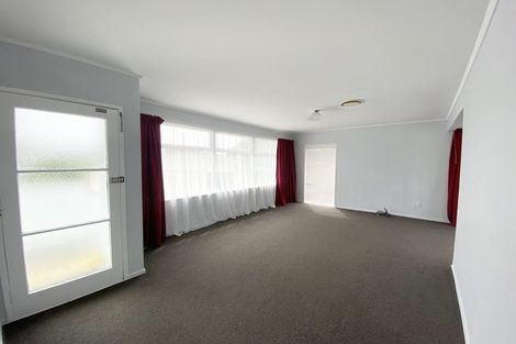 Photo of property in 98 Lauderdale Road, Birkdale, Auckland, 0626
