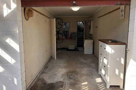 Photo of property in 2/111 Eskdale Road, Birkdale, Auckland, 0626