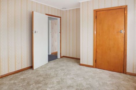 Photo of property in 18 Hulke Street, Foxton, 4814