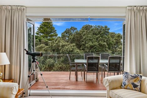 Photo of property in Esplanade Apartments, 9/16 Beach Front Lane, Browns Bay, Auckland, 0630